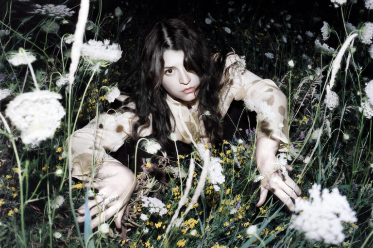 Laura Lefebvre : trip lo-fi à la sauce 80’s pour le titre « FLASHBACK »