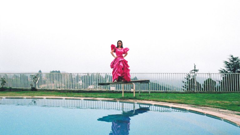 La star de la pop Sigrid dépasse les 4 millions de vues avec « Mirror ». sigrid