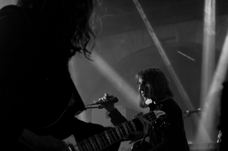 Sur la Vague (Rock En Seine) – MNNQNS, Lulu Van Trapp, November Ultra et Oracle Sisters enflamment cette deuxième soirée de festival