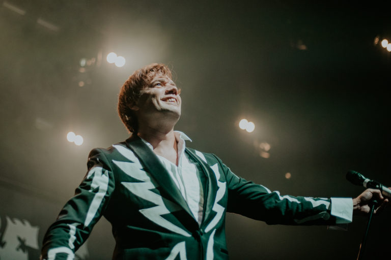 The Hives : « Au début, on faisait semblant d’être riches pour embêter les punks » (Interview) The Hives @ l'Olympia Paris 2021