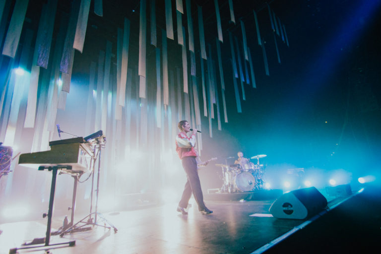 AaRON : drapé pop pour son Zénith de retrouvailles AaRon Zenith de Paris 2021