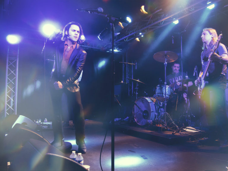 BAMBARA : brume épaisse pour rock électrisant (portrait) Bambara à la boule noire