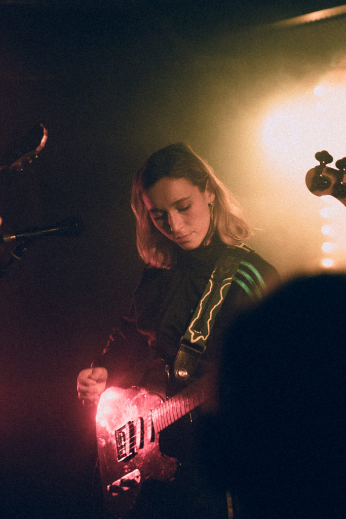 Le groupe Sorry pendant leur concert au Popup