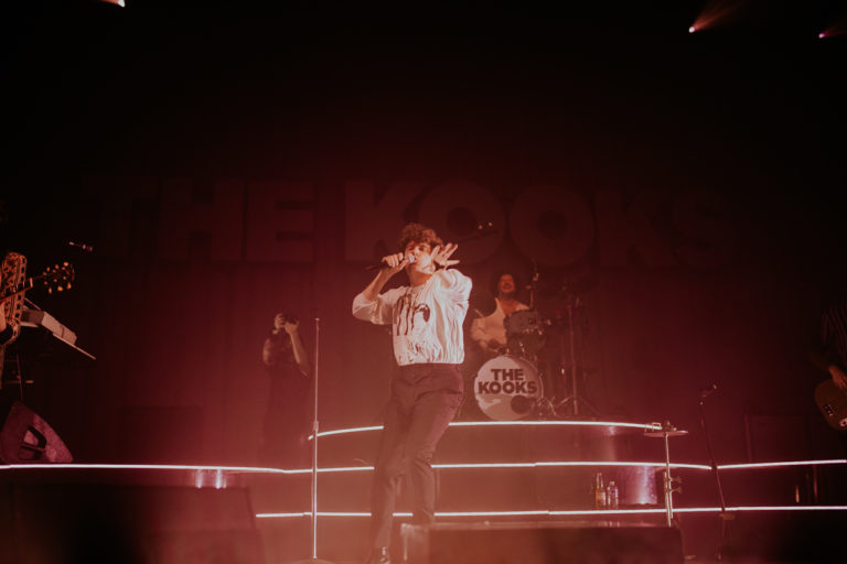 The Kooks : Inside nostalgia, Inside l’Olympia (Report) The Kooks - Olympia Paris 2023