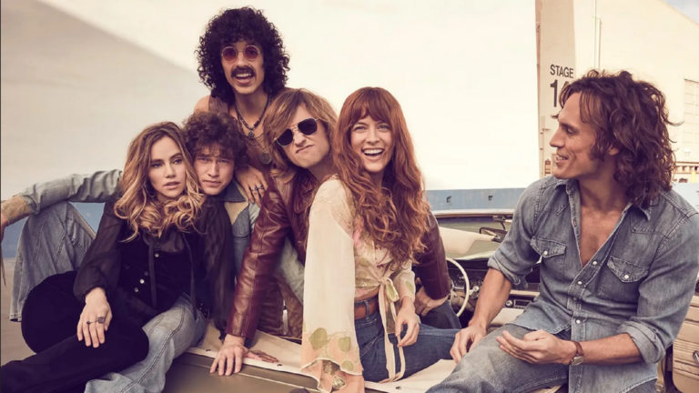 Daisy Jones and The Six sur Prime Video : Un Fleetwood Mac qui n’ose pas dire son nom (critique)