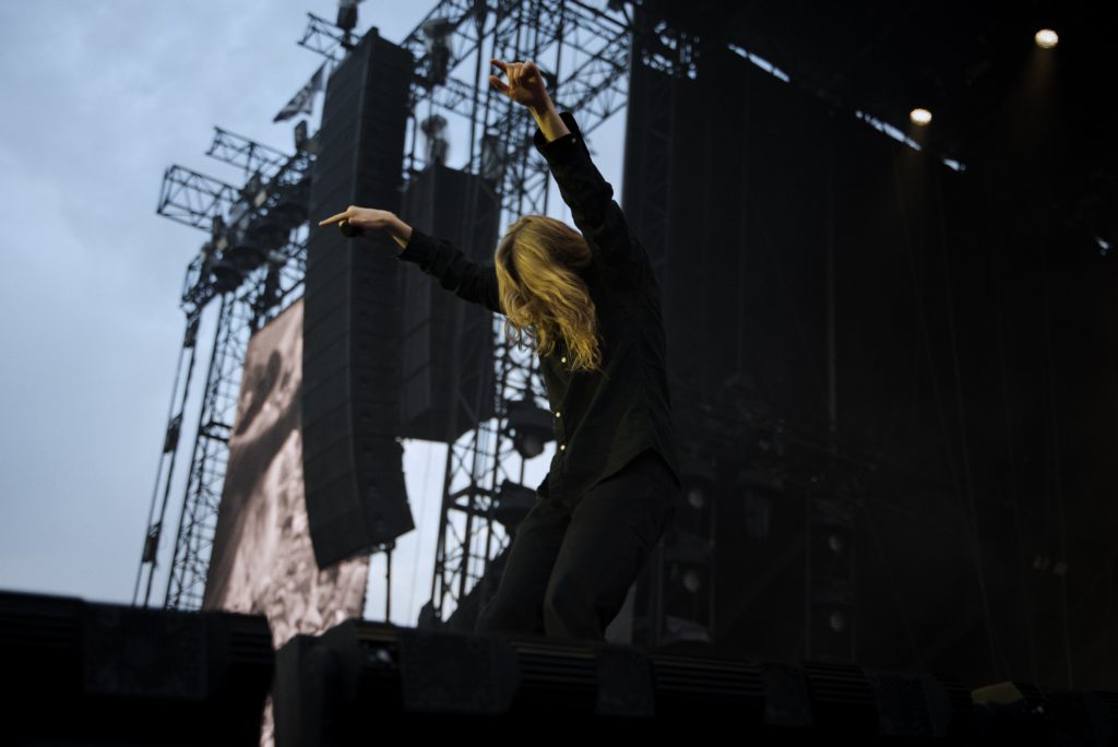 Girl in Red Rock en Seine crédit Pénélope Bonneau Rouis