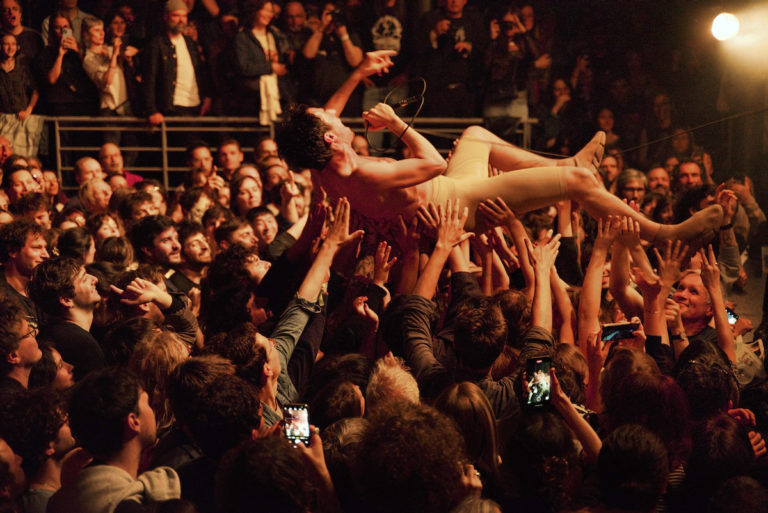 THE FAT WHITE FAMILY CIGALE 2024