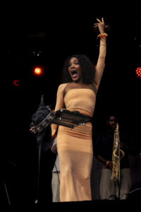 Olivia Dean - @Pénélope Bonneau Rouis