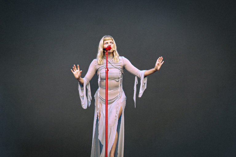 Aurora et Empire of the Sun à Rock en Seine : aurore rayonnante (Jour 3) Aurora-Rock-en-Seine