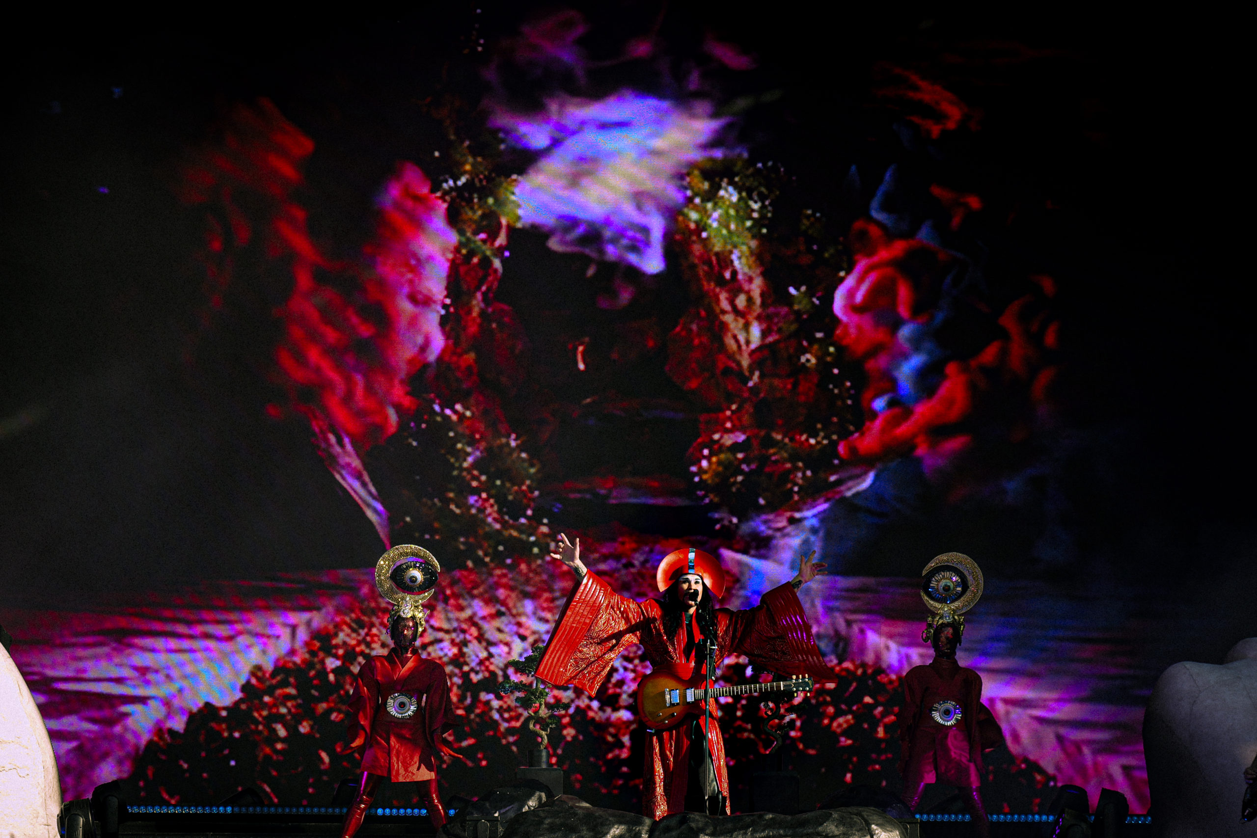 Empire-Of-The-Sun-Rock-En-Seine