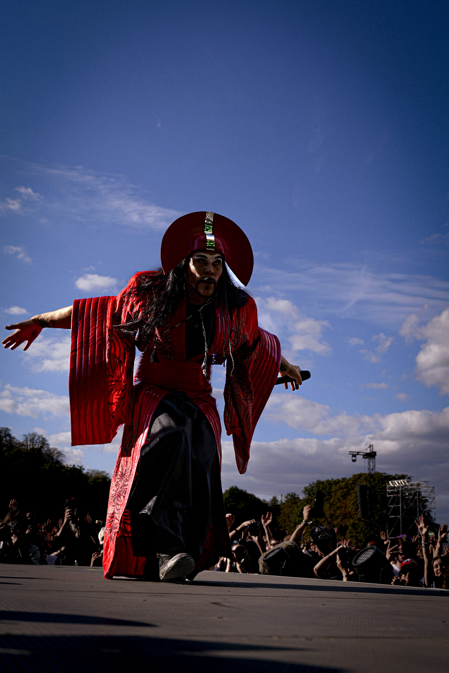 Empire-Of-The-Sun-Rock-En-Seine