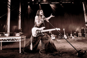 sofia isella-chappell-roan-rock-en-seine