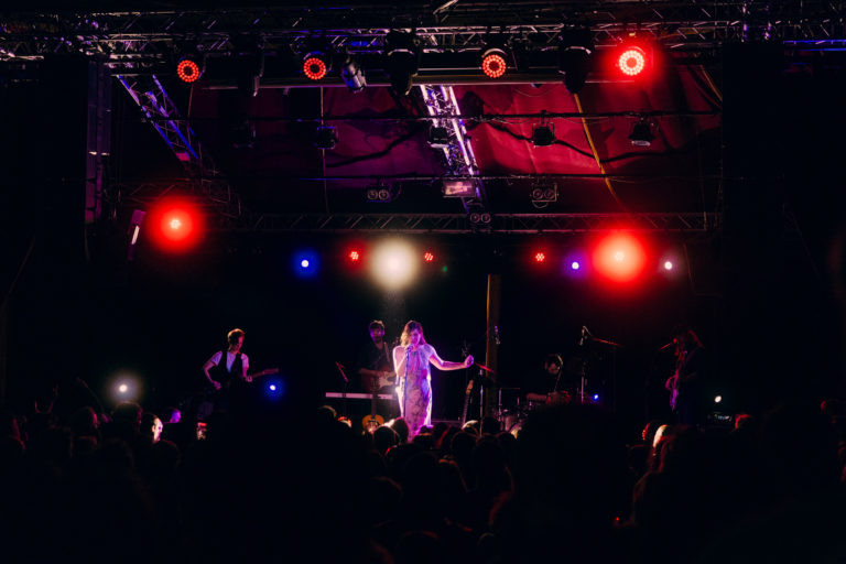 Ezra Furman : personnifie toutes les émotions au Cabaret Sauvage de Paris Ezra Furman - Cabaret Sauvage @ Louis Comar