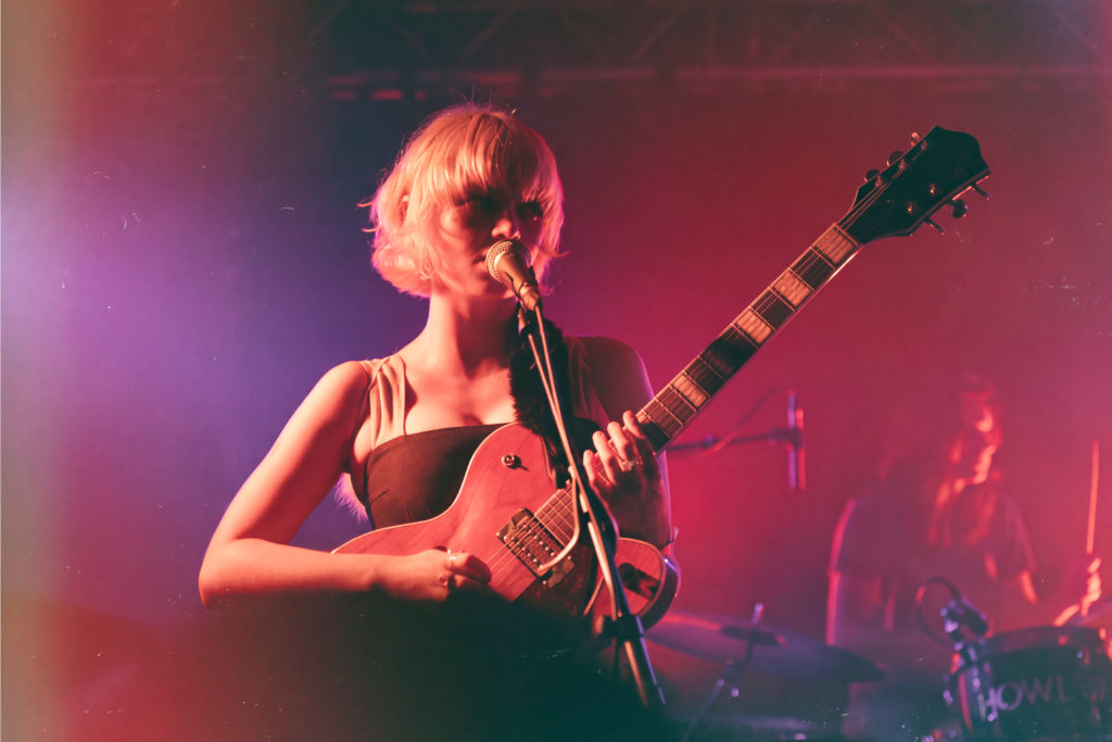 MARY IN THE JUNKYARD BELLEVILLOISE 2026 ©Kevin Gombert